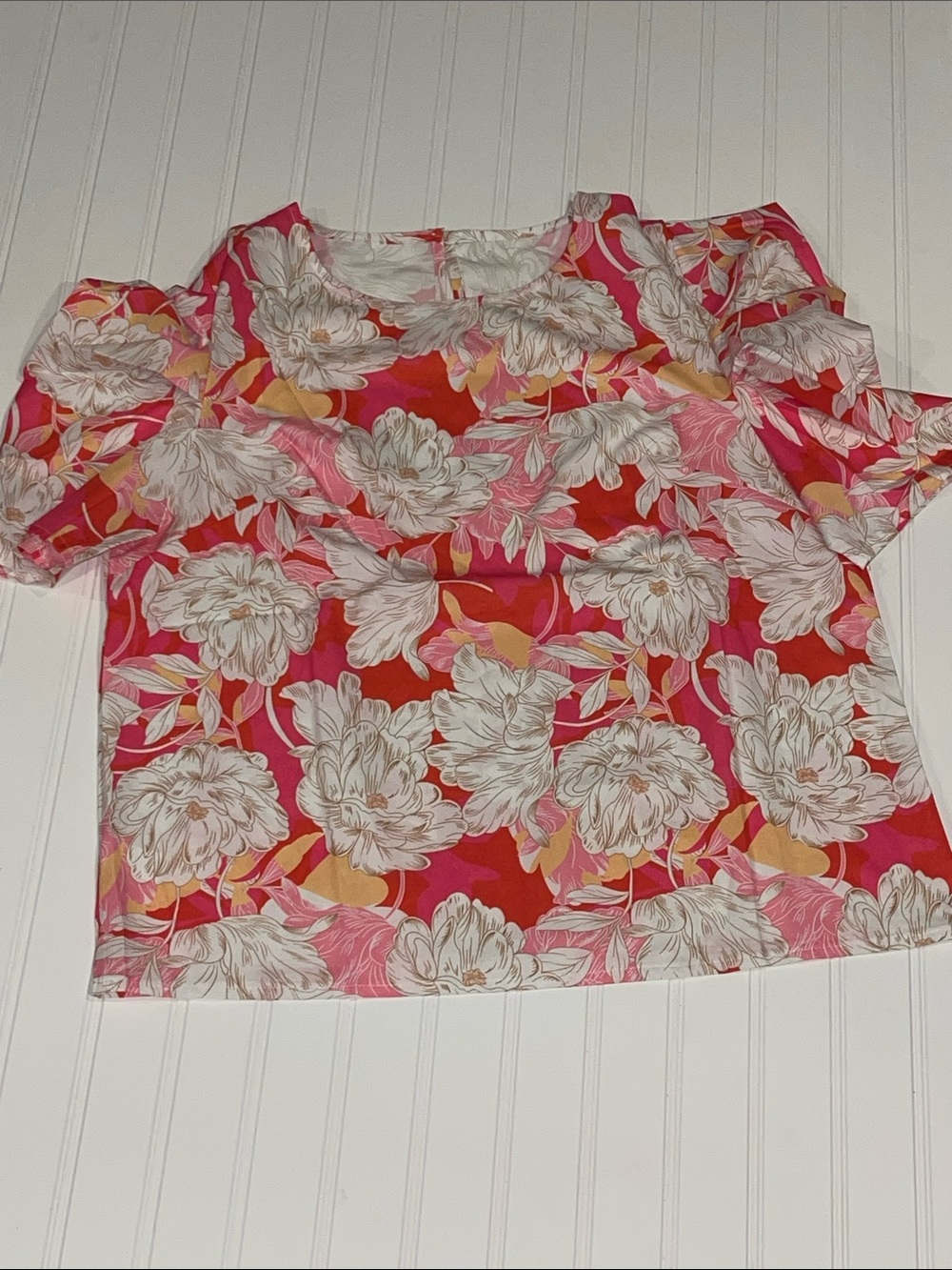 Women's Floral Puff-Sleeve Blouse in Pink and Red